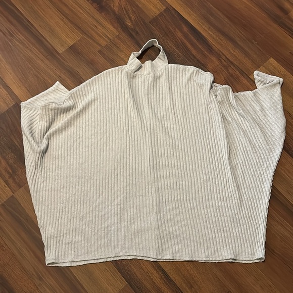 Urban Outfitters Silence & Noise Mock Neck Sweater, Bat Wing, Pullover Medium - Picture 4 of 10